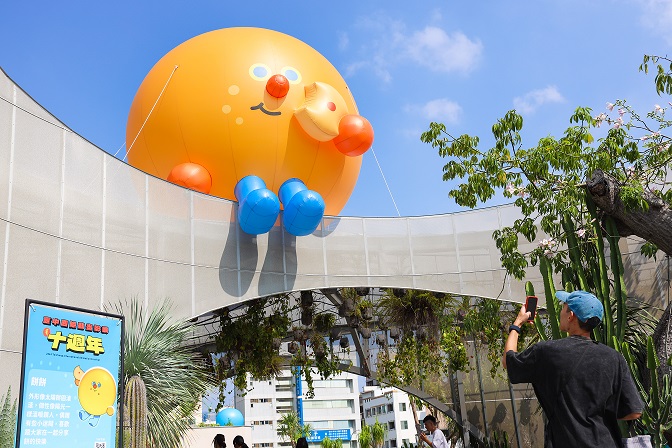 Raksasa menggemaskan muncul di PARK2 Caowu Square! Taichung International Animation Festival merayakan ulang tahun ke-10 dengan karakter IP baru Bing Bing dan Liang Liang menarik pengunjung. (Gambar/sumber: Pemerintah Kota Taichung)